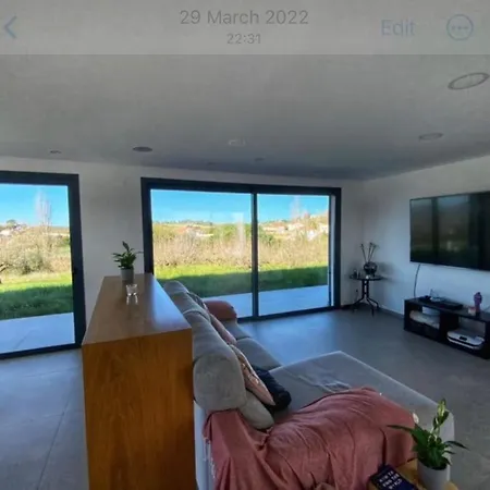 Casa de Férias Bungalow, Gated In Amongst Fruit Trees, Private Pool, Panoramic Views Bombarral